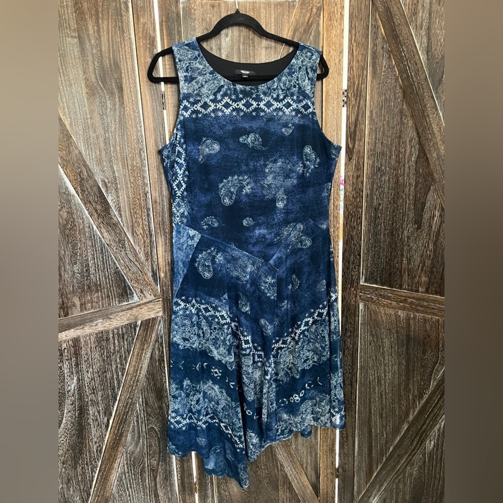 Elegant Blue Patterned Sleeveless Dress